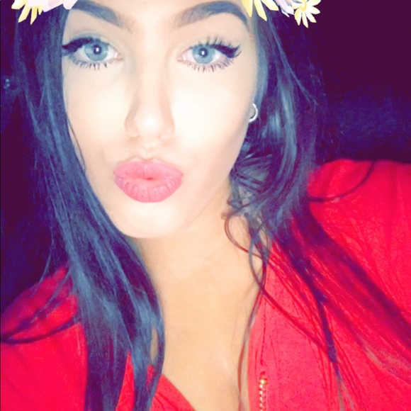 Meet your Posher, Julianne - Picture 1 of 1